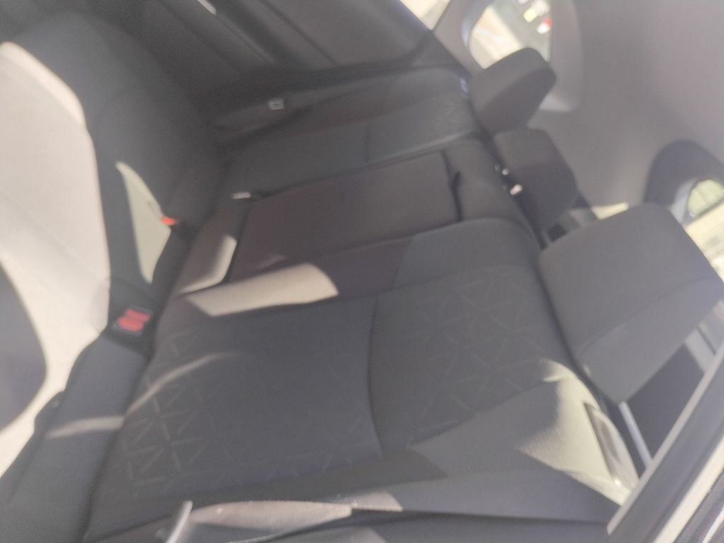 2024 Toyota RAV4 XLE photo 16