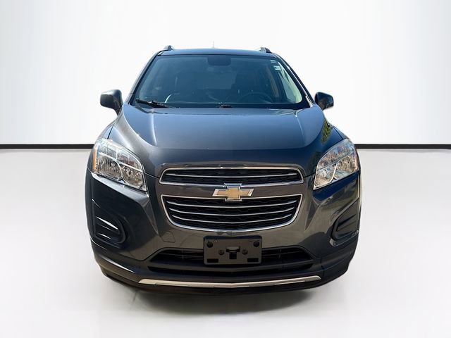2016 Chevrolet Trax LT photo 2