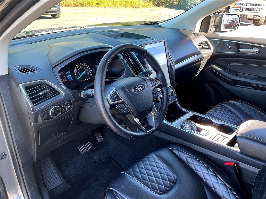 2023 Ford Edge Titanium photo 8