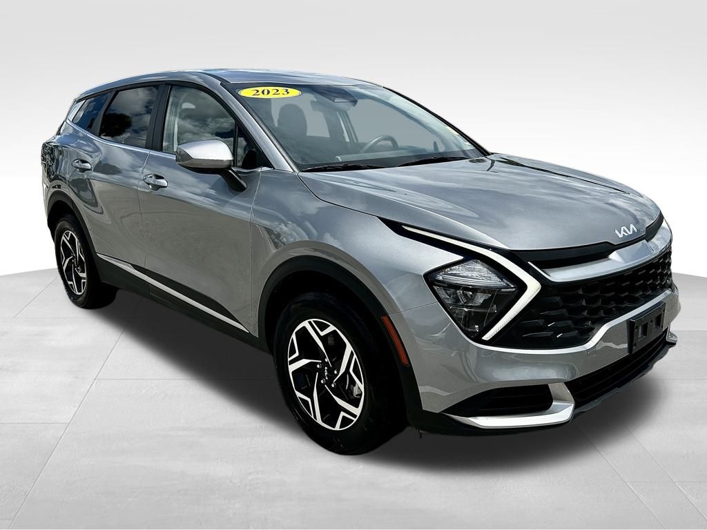 2023 Kia Sportage LX photo 2