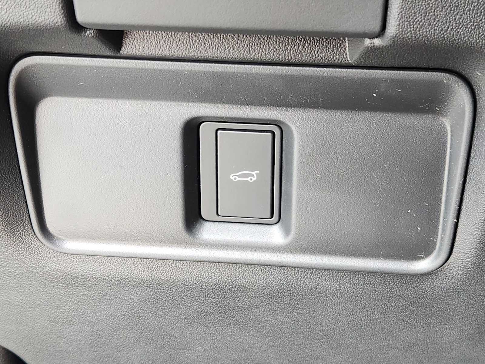 2026 Land Rover Range Rover Evoque Dynamic SE photo 15