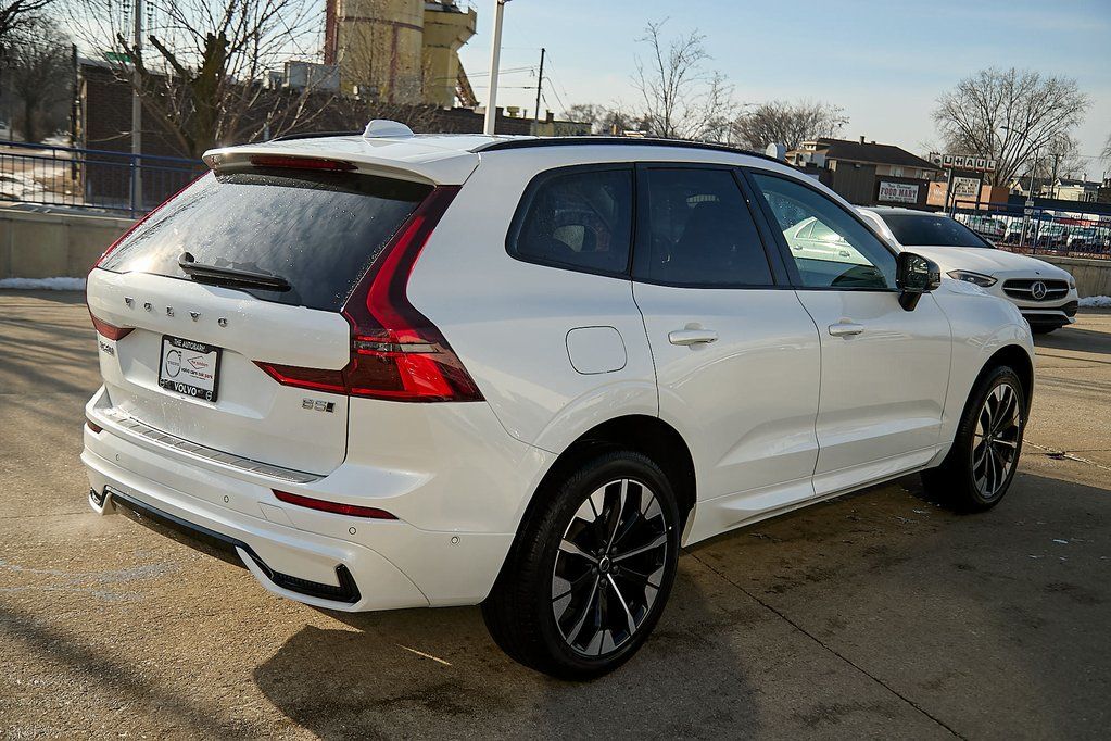 2026 VOLVO XC60 - Image 10