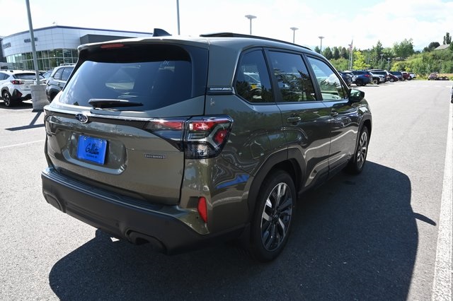 2025 Subaru Forester Touring photo 12
