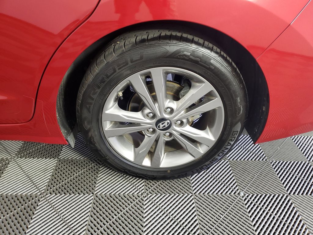 2018 Hyundai Elantra SEL photo 29