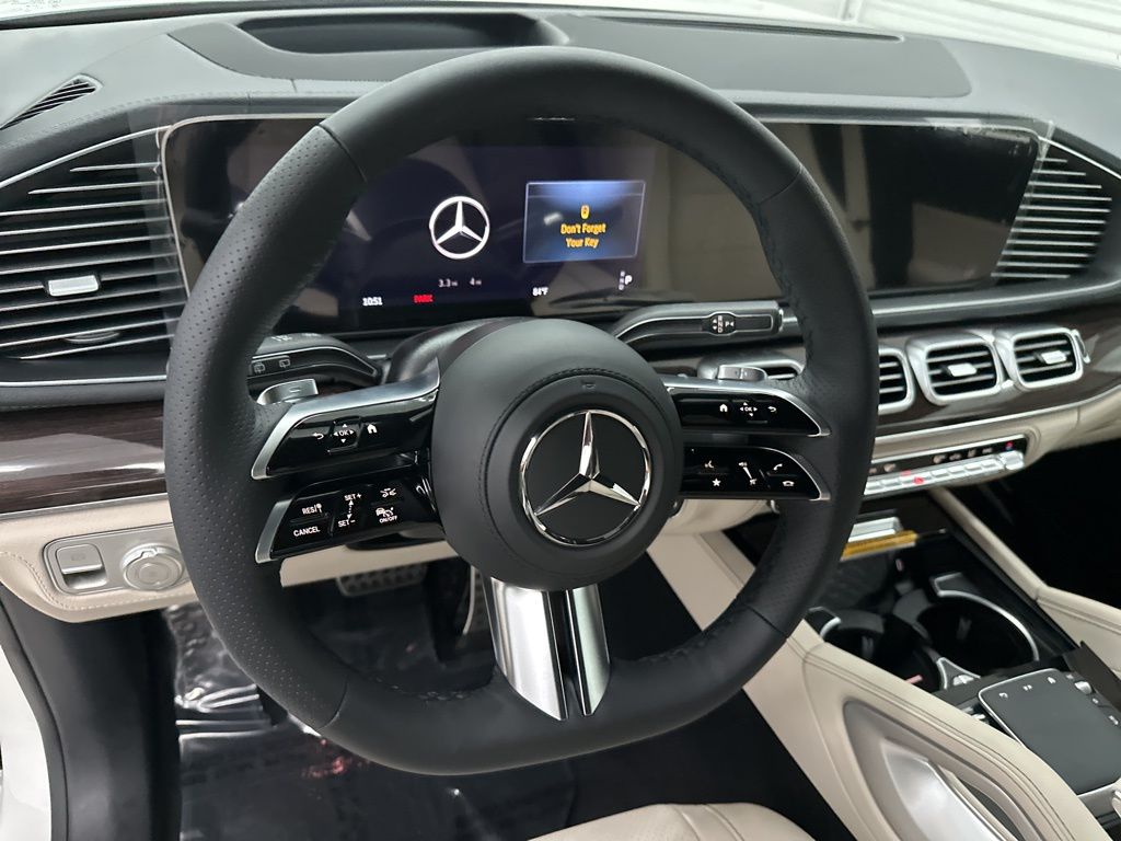 2026 Mercedes Benz GLS 450 4MATIC photo 10