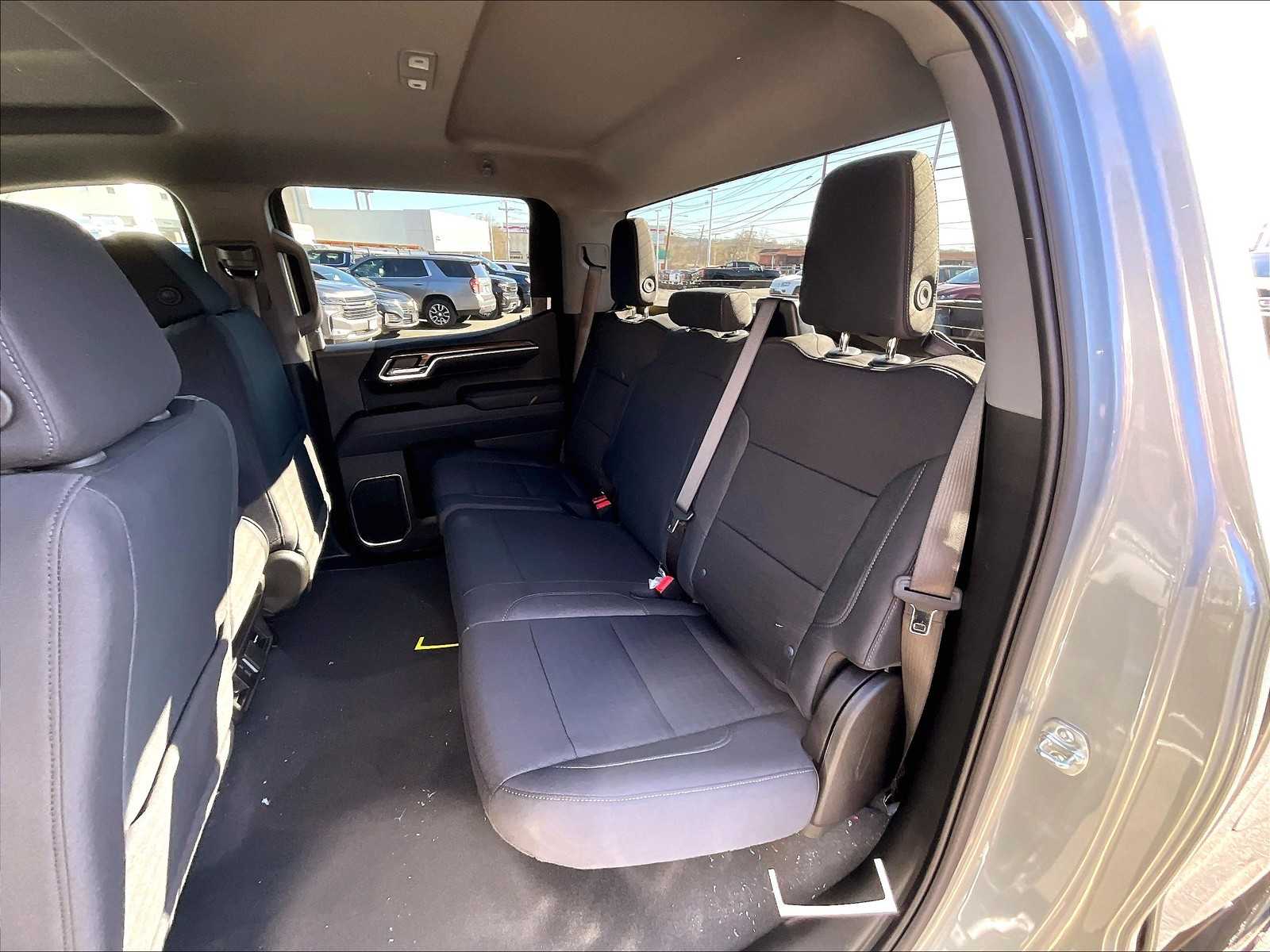 2025 Chevrolet Silverado 1500 LT photo 14
