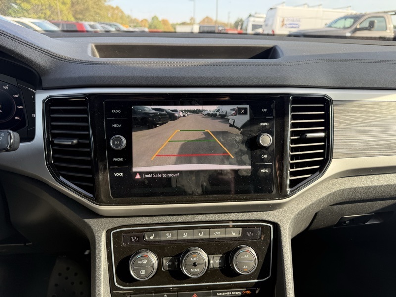2023 Volkswagen Atlas Cross Sport V6 SE Technology photo 12
