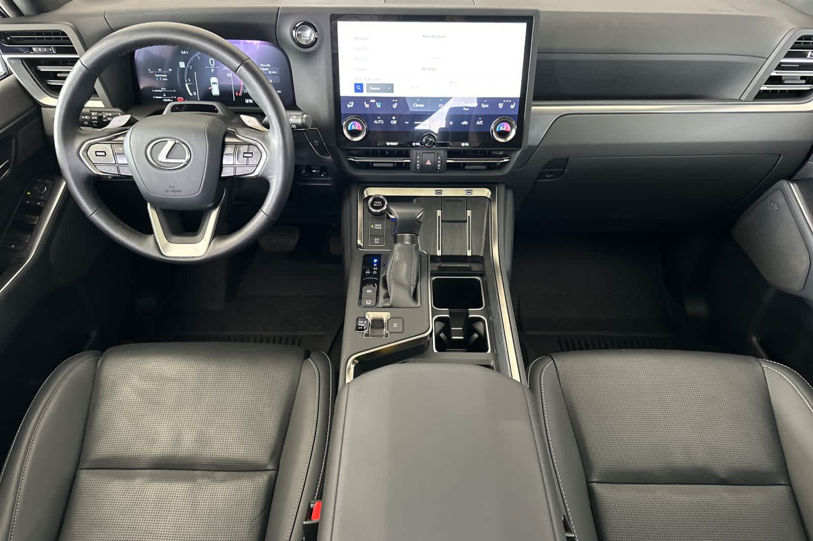 2024 Lexus GX 550 Luxury photo 3
