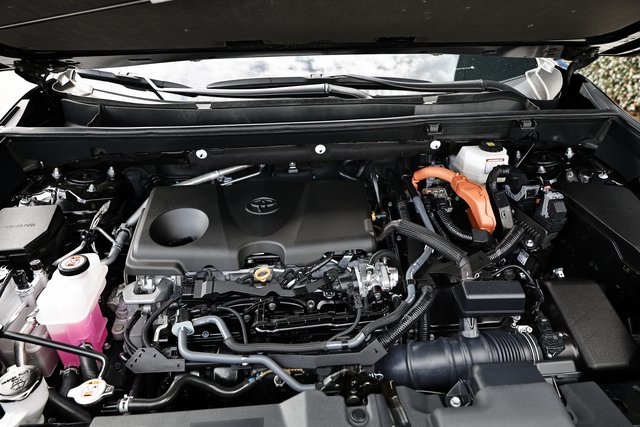 2024 Toyota RAV4 Hybrid XLE photo 30