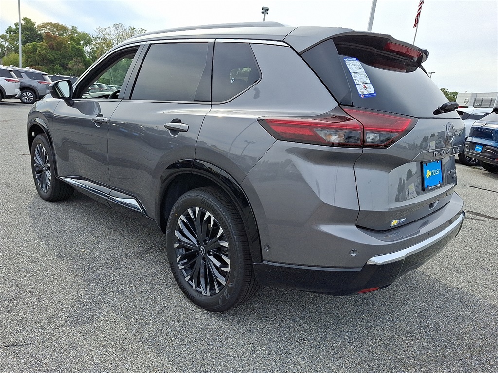 2026 Nissan Rogue Platinum photo 3