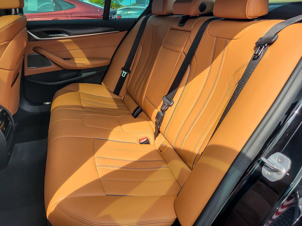 2021 BMW M550I - Image 15