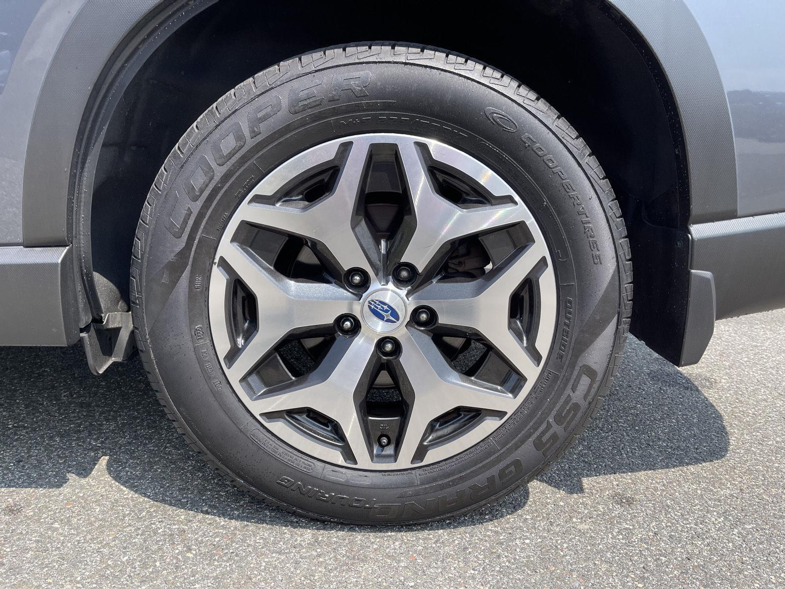2021 Subaru Forester Premium photo 24