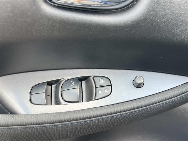 2023 Nissan Leaf S photo 25