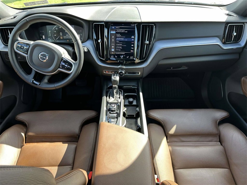 2019 Volvo XC60 T6 Momentum photo 2