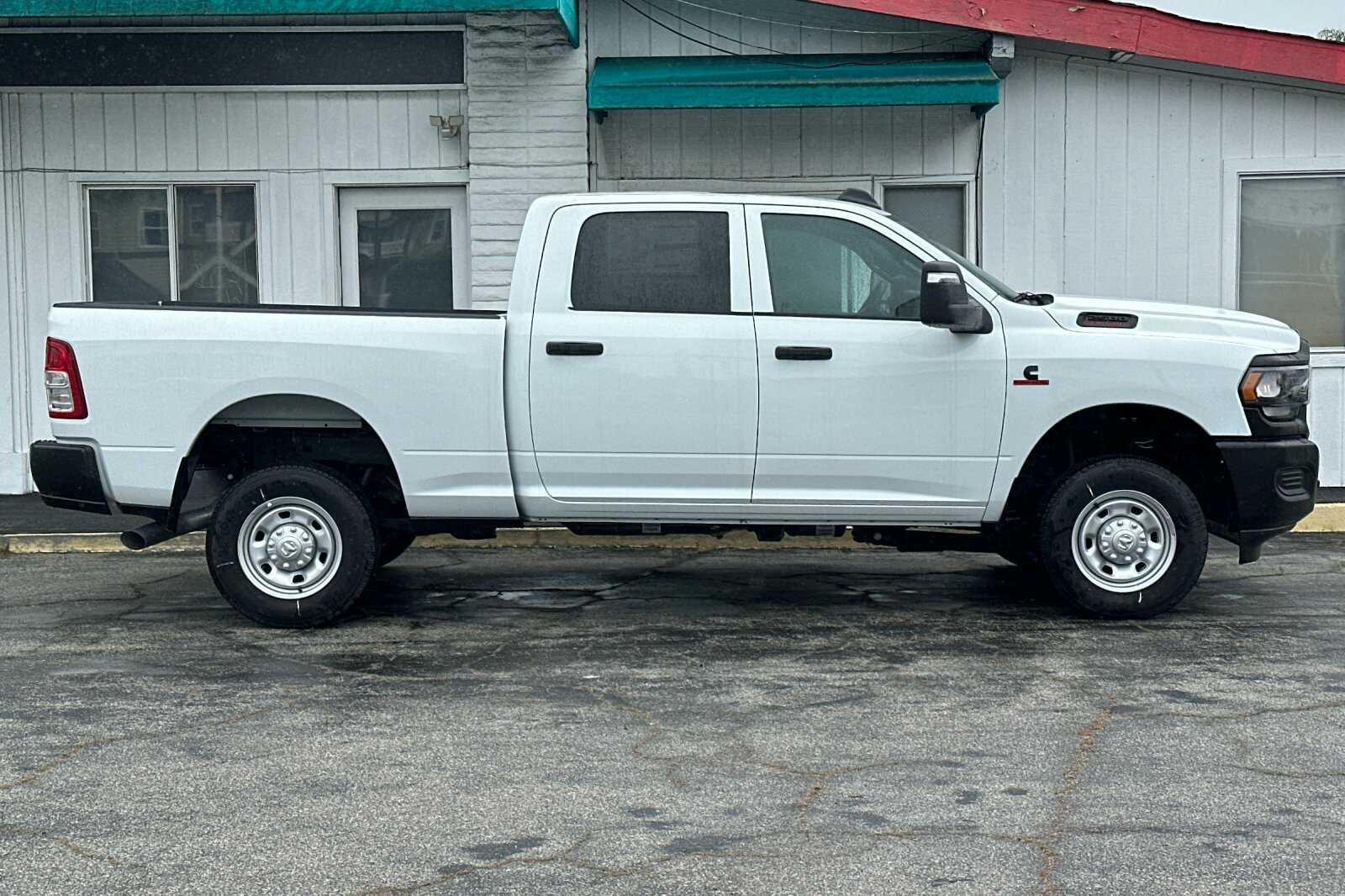 2024 Ram 2500 Tradesman photo 3