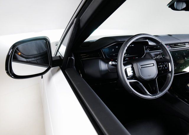 2025 Land Rover Range Rover Sport SE photo 17