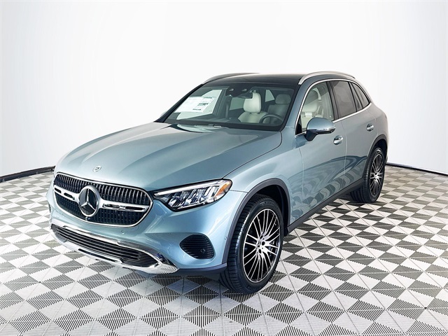 2026 Mercedes Benz GLC 300 photo 3