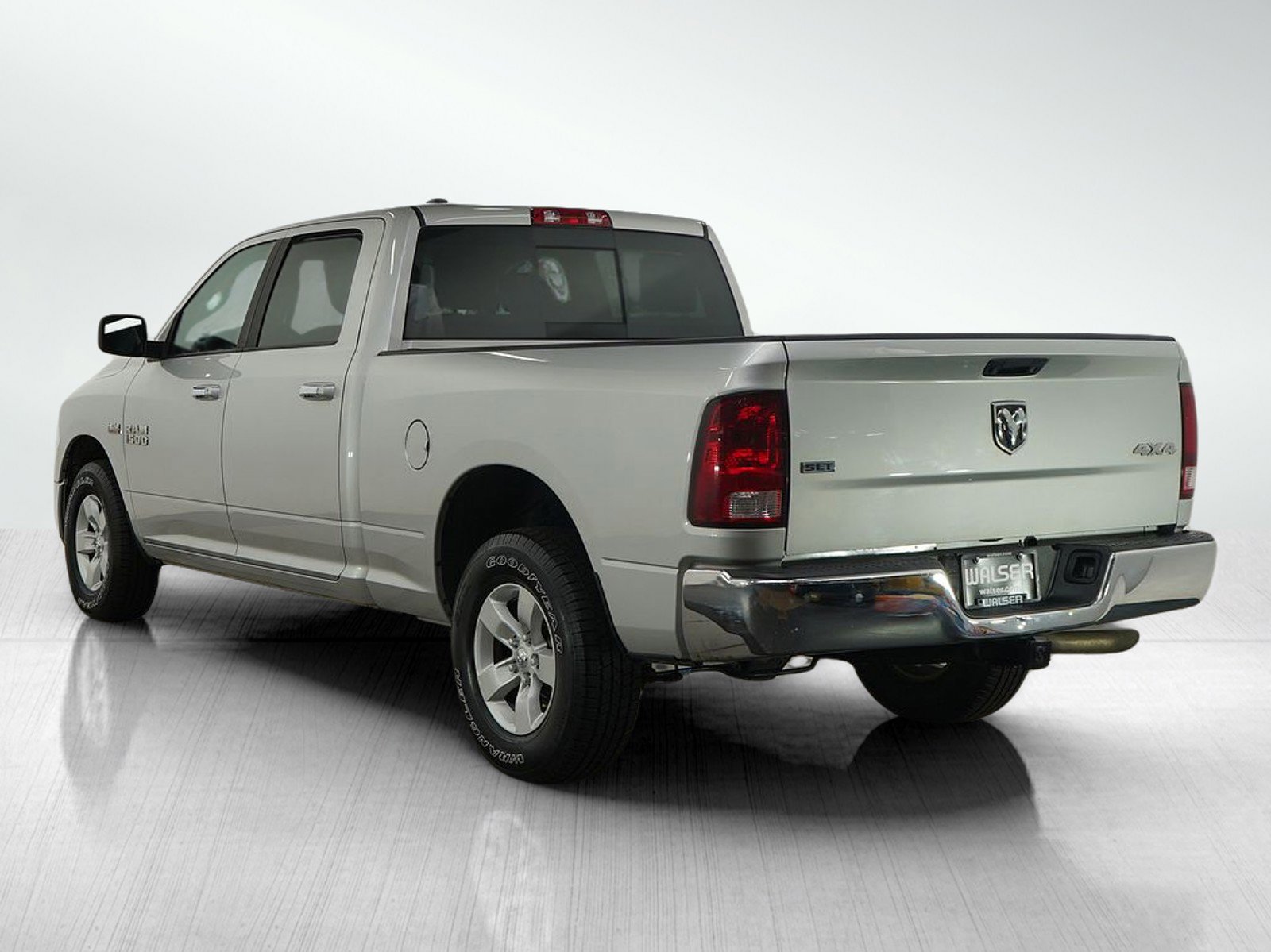 2018 Ram 1500 SLT photo 3