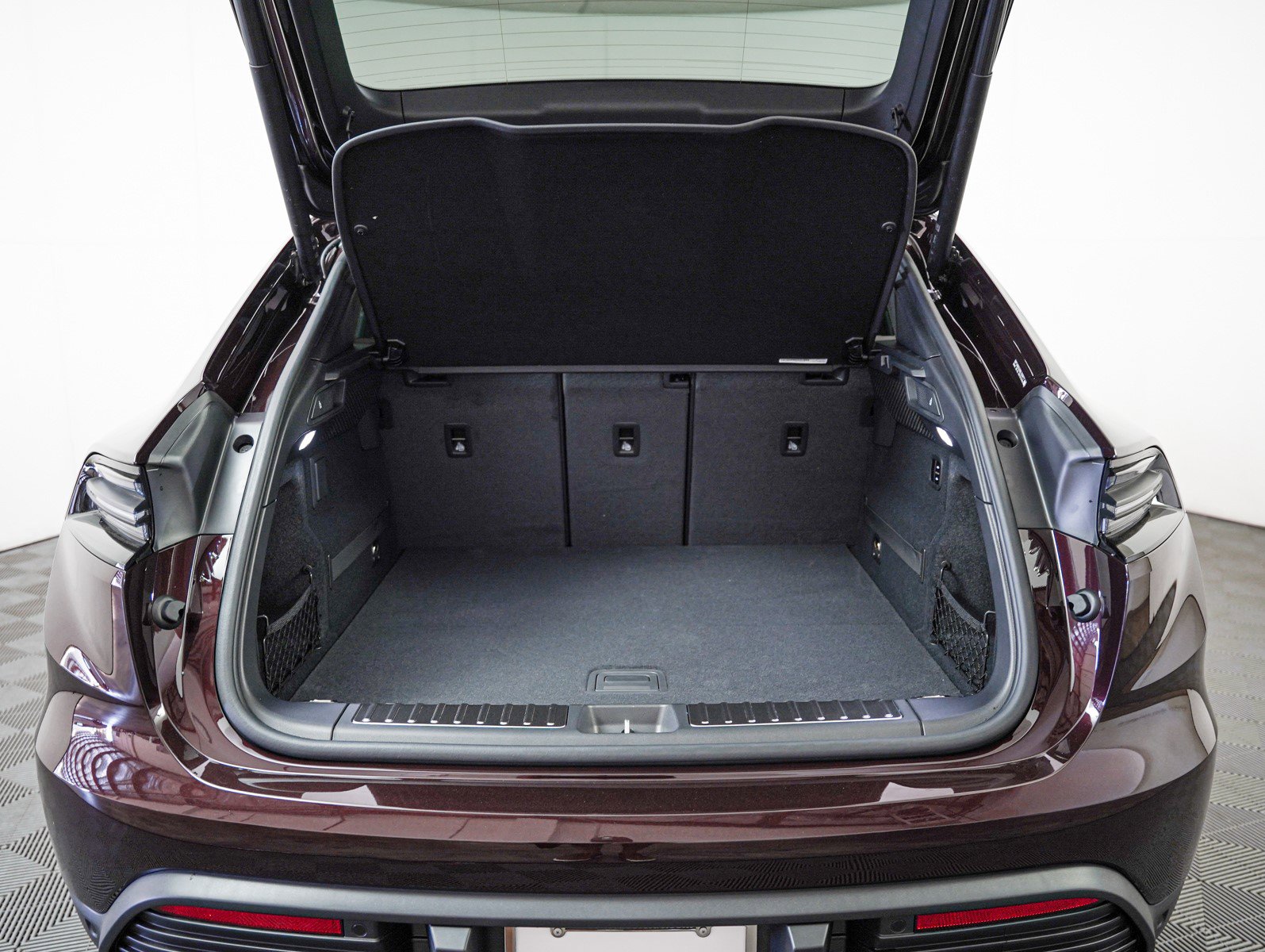 2025 Porsche Macan Electric photo 22