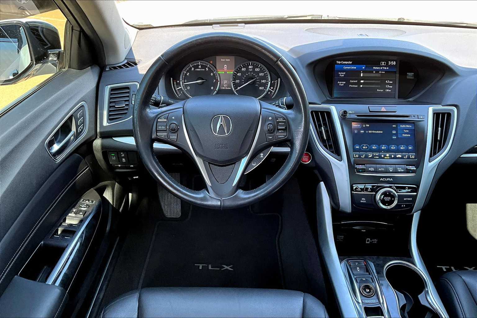 2018 Acura TLX photo 4