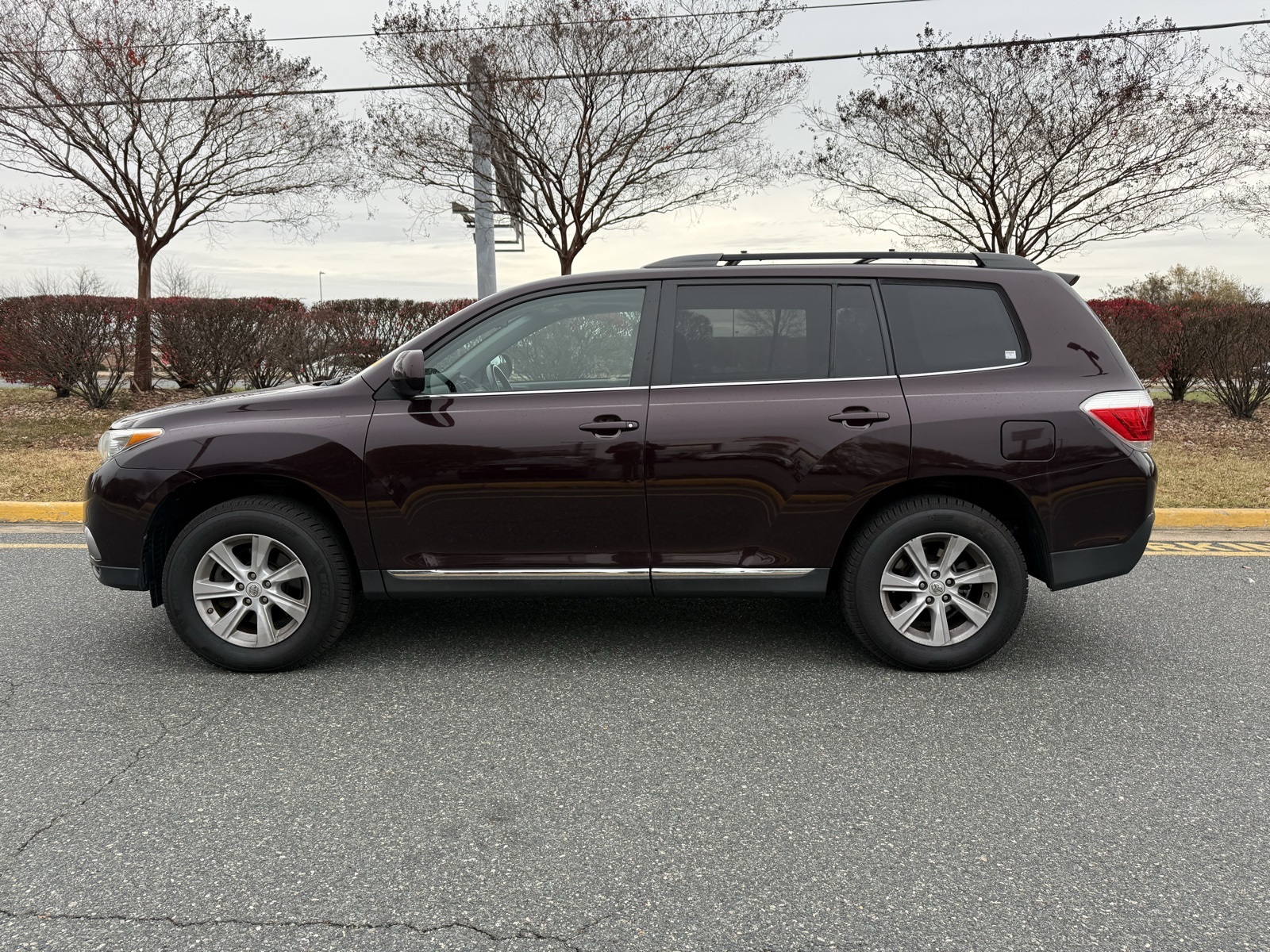 2012 Toyota Highlander SE photo 3