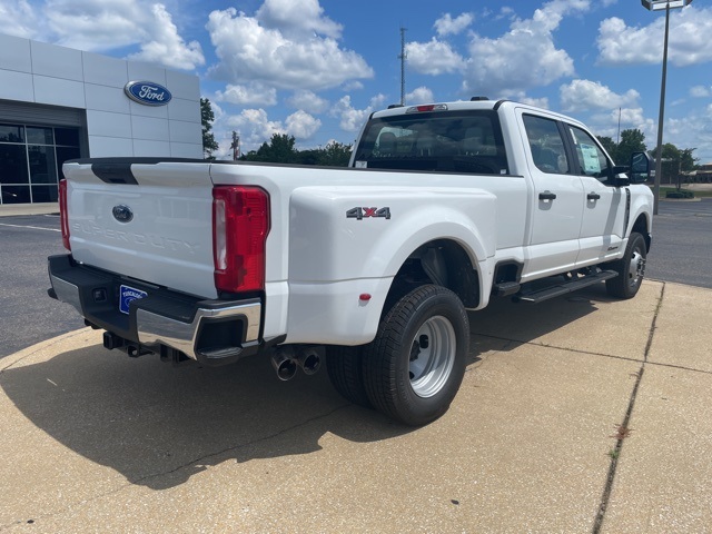 2025 Ford F-350 photo 6