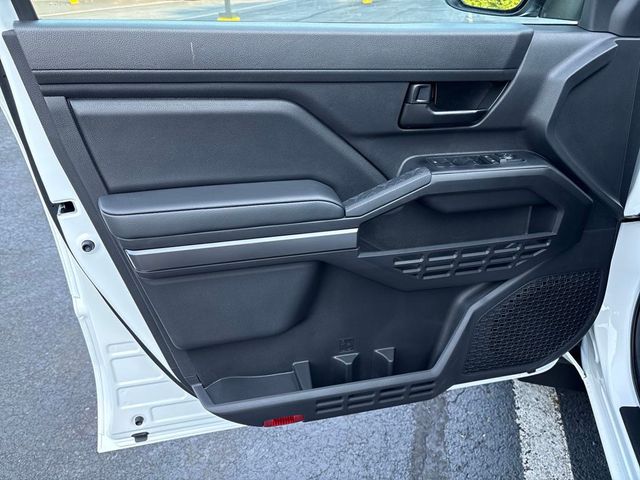 2025 Toyota Tacoma SR5 4x4 Double Cab photo 10
