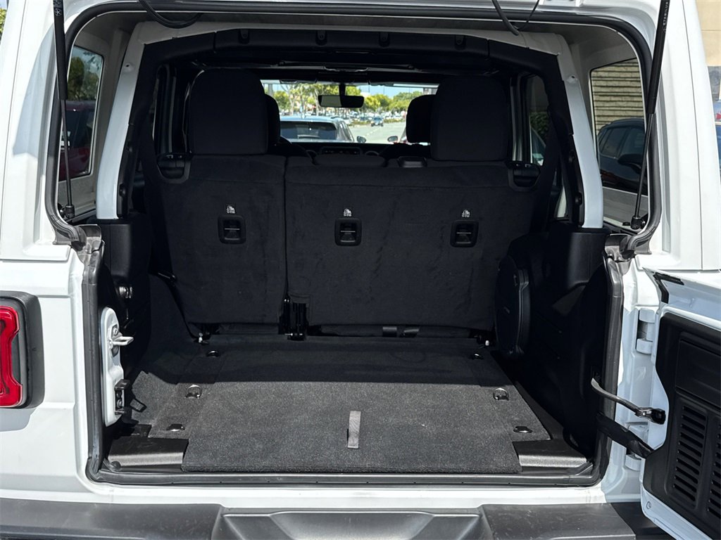2022 Jeep Wrangler Unlimited High Tide photo 14