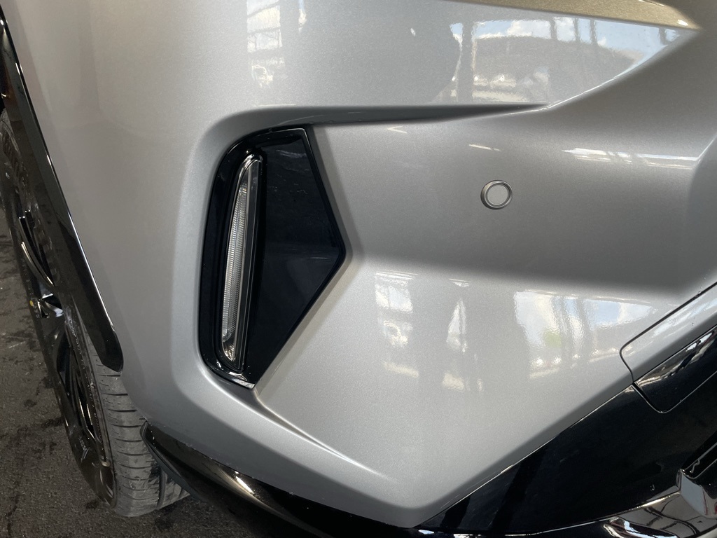 2025 Toyota RAV4 Hybrid XSE photo 10