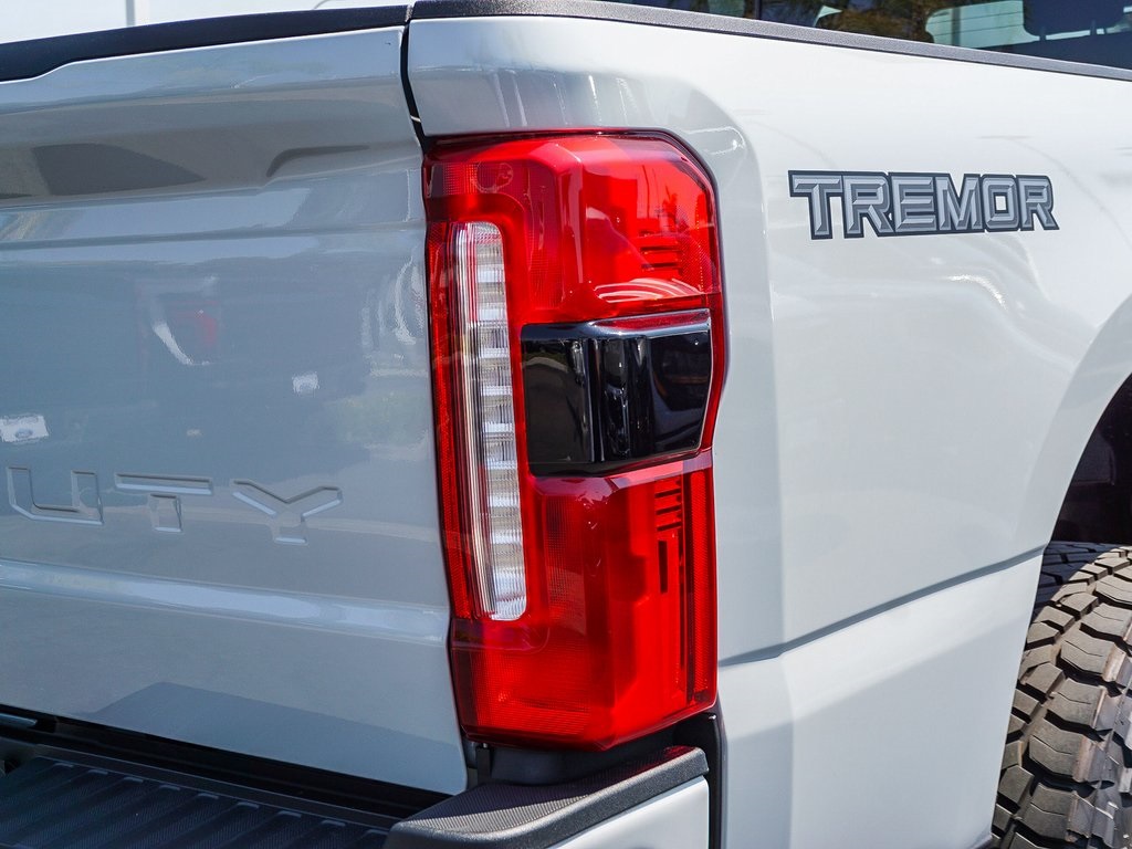 2025 Ford F-250 photo 8