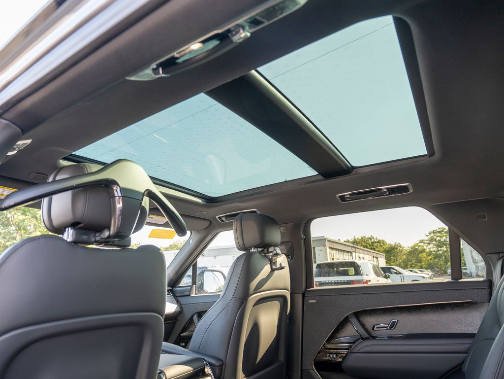 2025 Land Rover Range Rover Sport SE photo 21