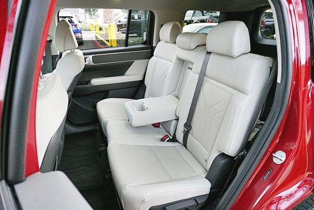 Used 2025 Red Hyundai SEL image 16