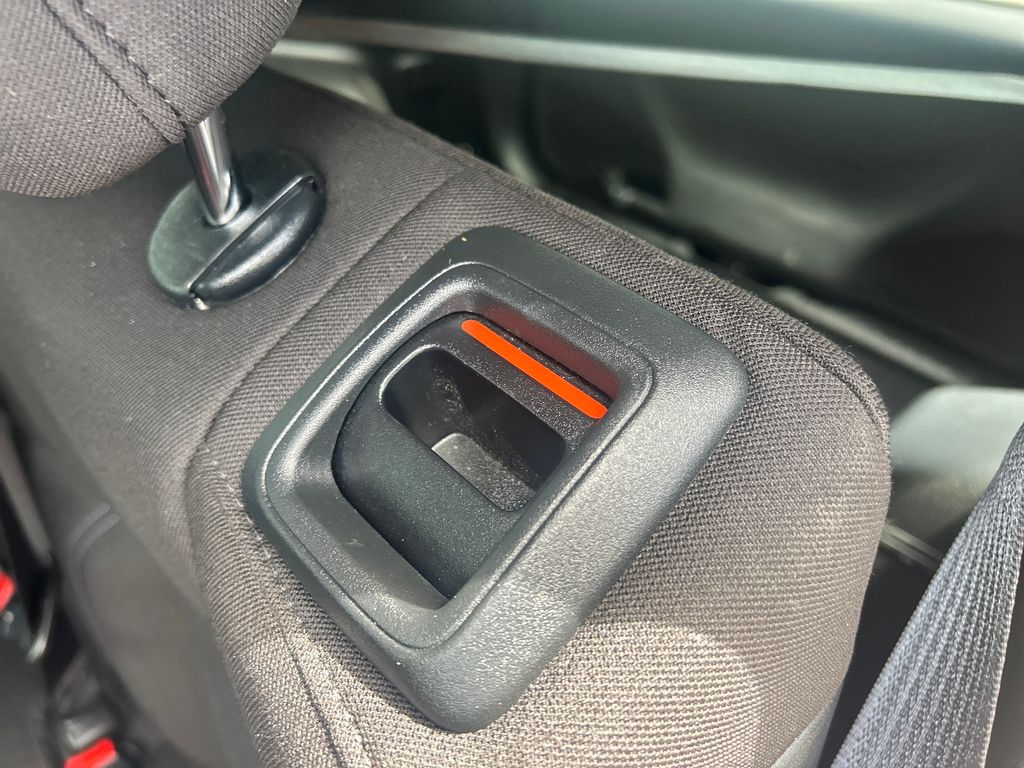 2021 Jeep Cherokee Latitude photo 21