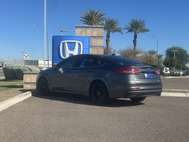 2019 Ford Fusion SE photo 3