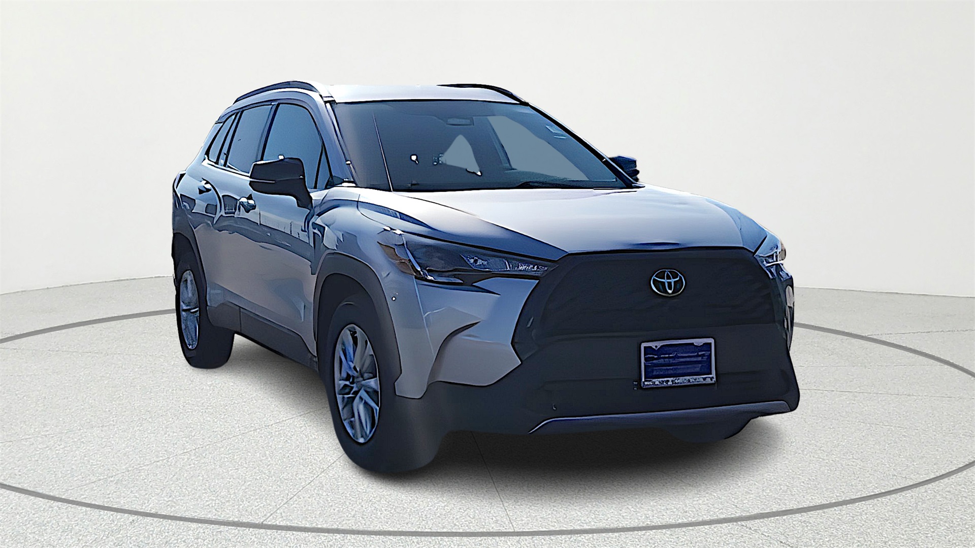 2025 Toyota Corolla Cross LE's photo