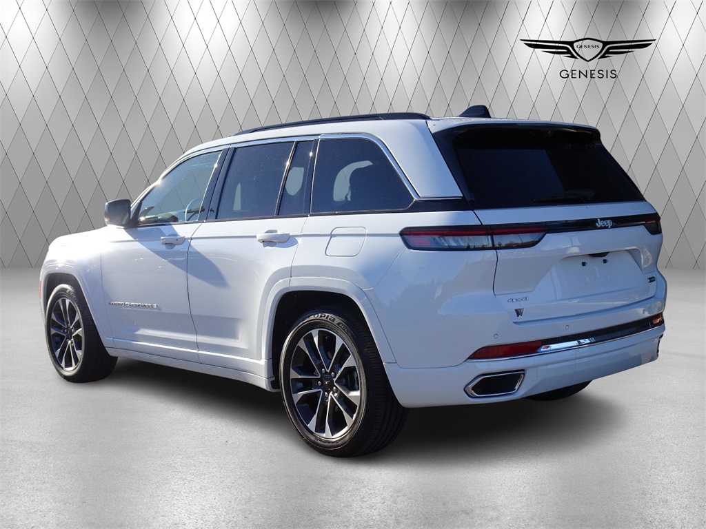 2025 Jeep Grand Cherokee Overland photo 3