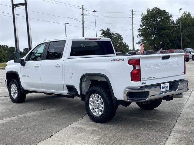 2022 Chevrolet Silverado 2500HD LT photo 3