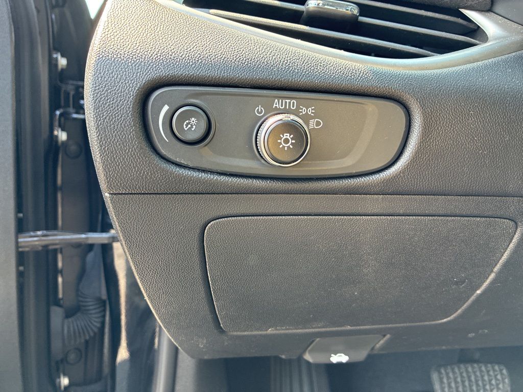 2023 Chevrolet Malibu 1LT photo 13