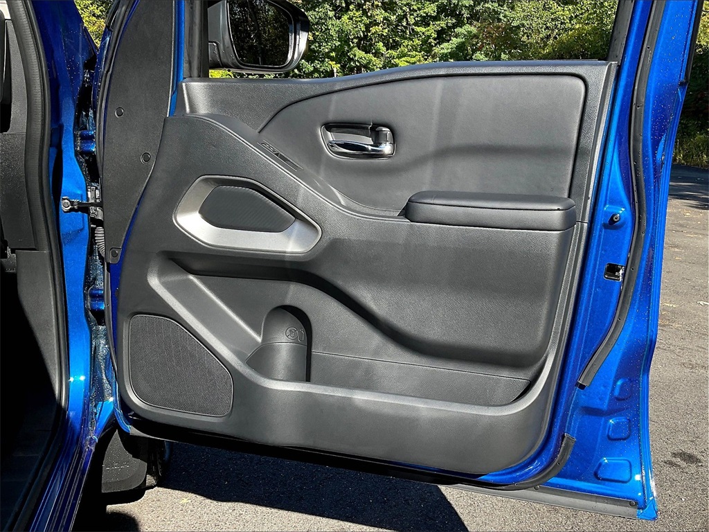 2025 Nissan Frontier SV photo 25