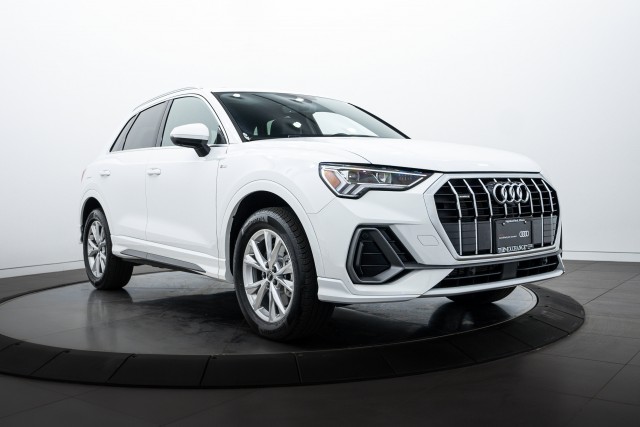 2024 Audi Q3 S line Premium Plus