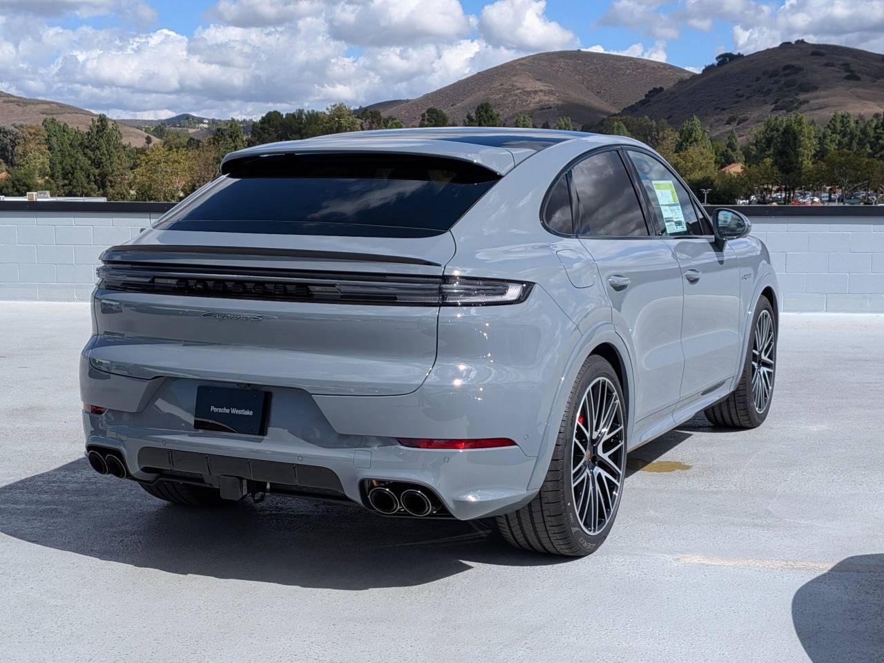 2026 Porsche Cayenne S E-Hybrid Coupe photo 9
