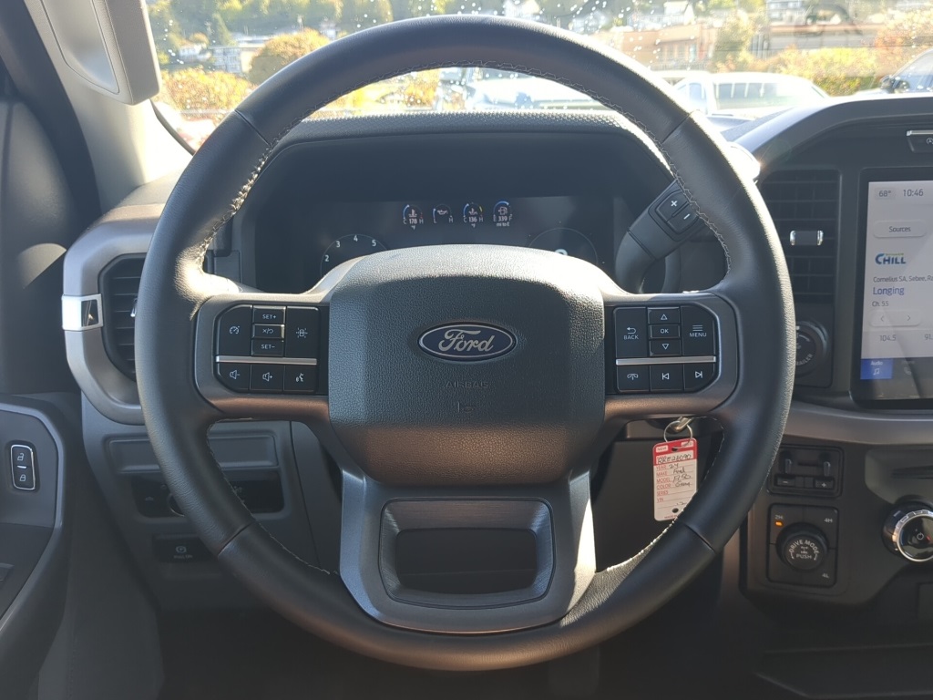 2024 Ford F-150 XLT photo 2