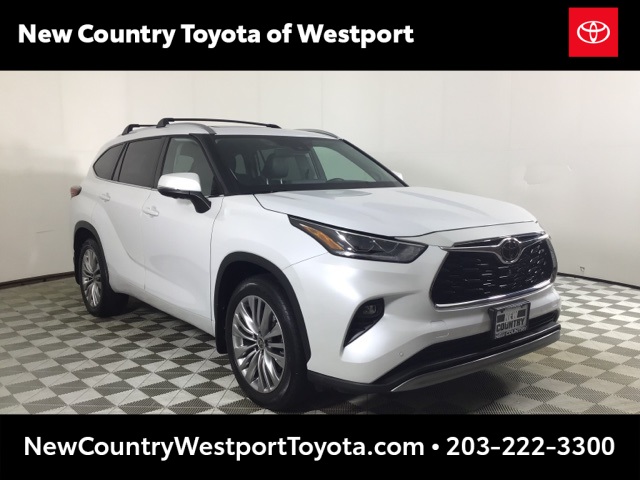 2023 Toyota Highlander Platinum's photo
