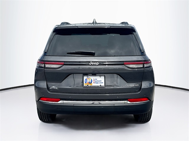 2025 Jeep Grand Cherokee Laredo photo 5