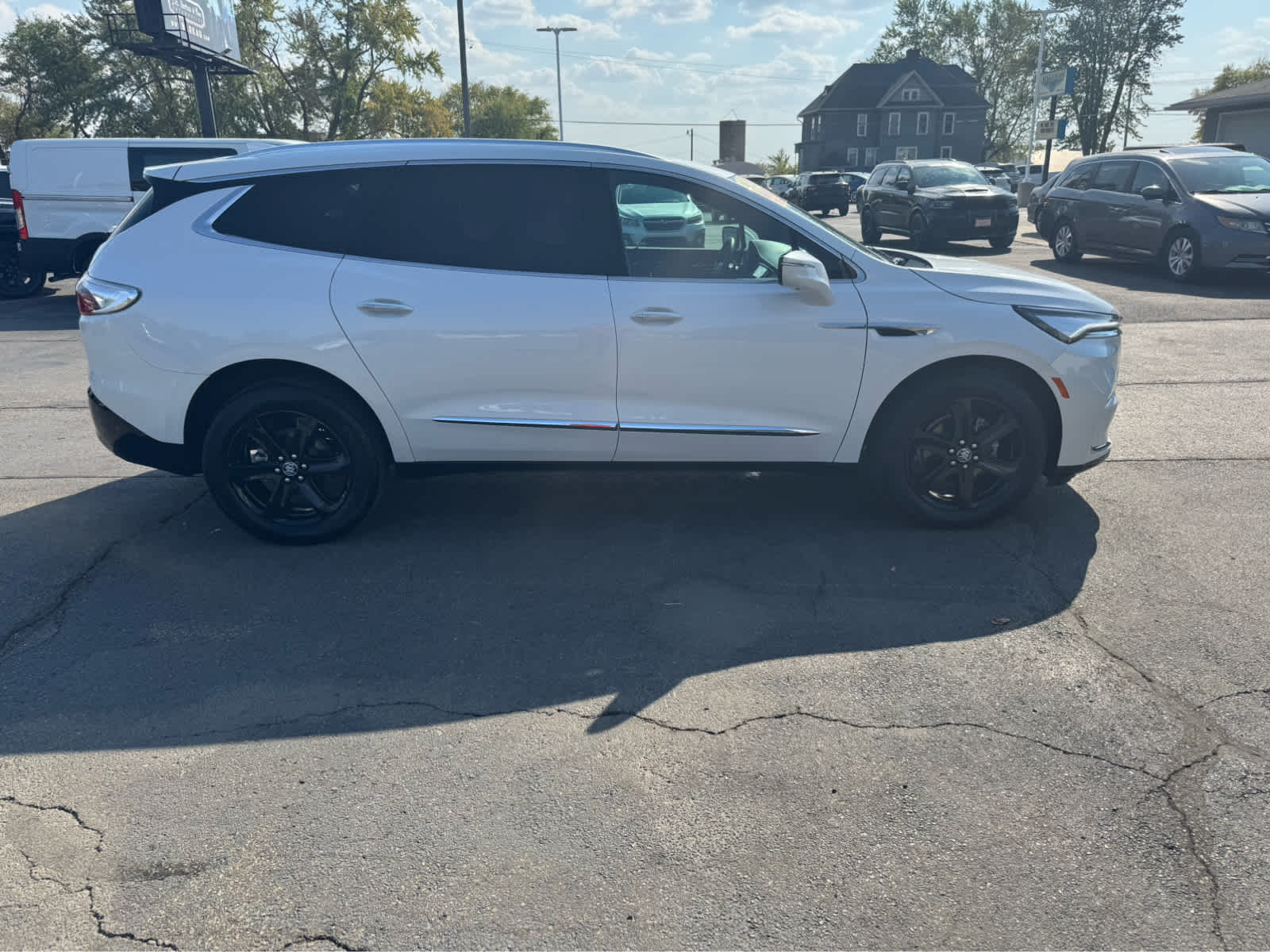 2024 Buick Enclave Essence photo 3
