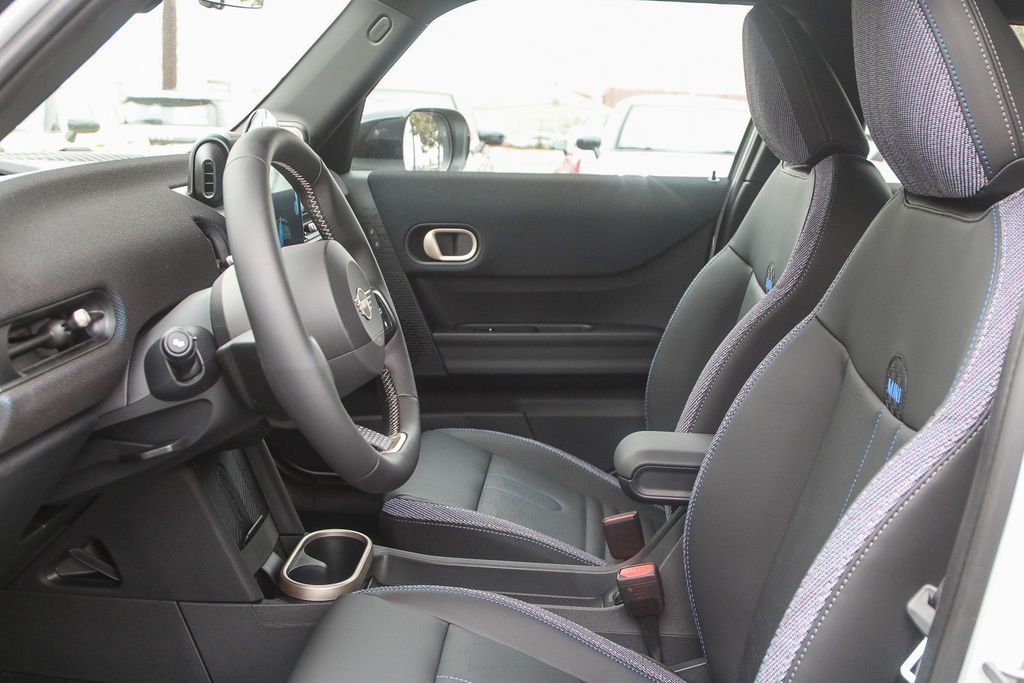 2026 Mini Cooper 4 Door Hardtop S Iconic photo 14