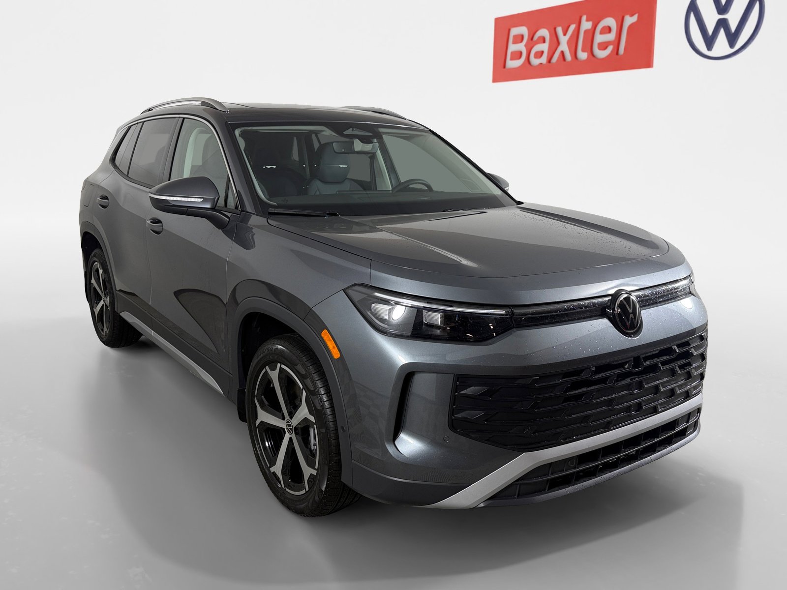 2026 Volkswagen Tiguan SE's photo