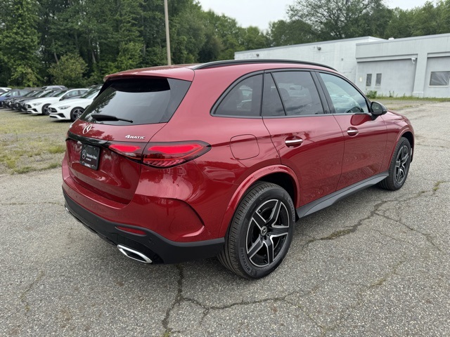 2025 Mercedes Benz GLC 300 4MATIC photo 3