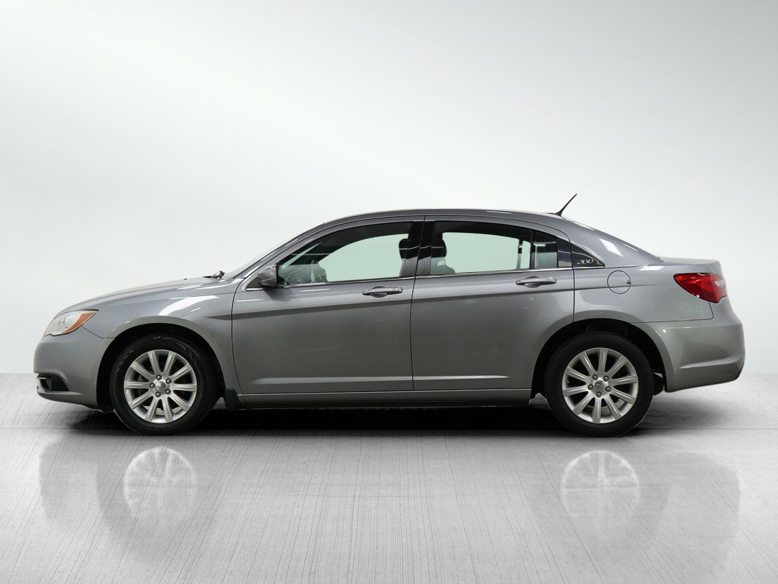 Used 2013 Chrysler 200 Touring with VIN 1C3CCBBB5DN674897 for sale in Minneapolis, Minnesota