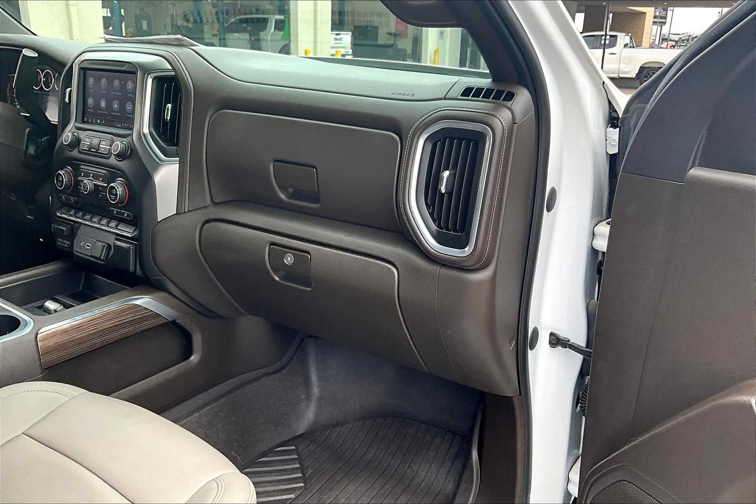 2021 Chevrolet Silverado 1500 RST photo 17